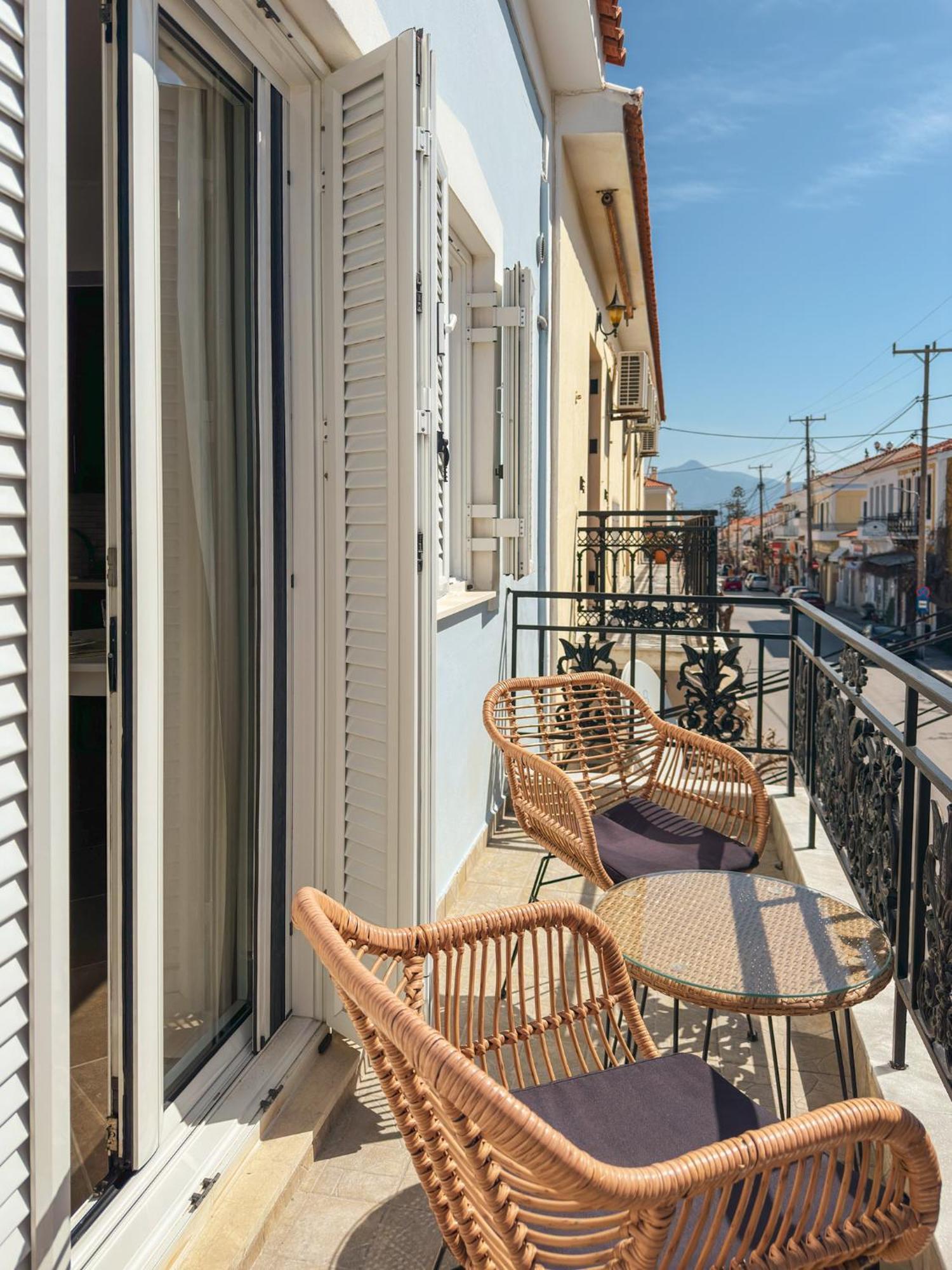 Agora Apartment *